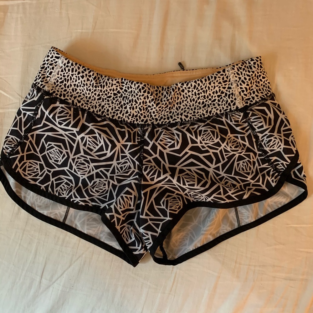 Lululemon speed up shorts size 4